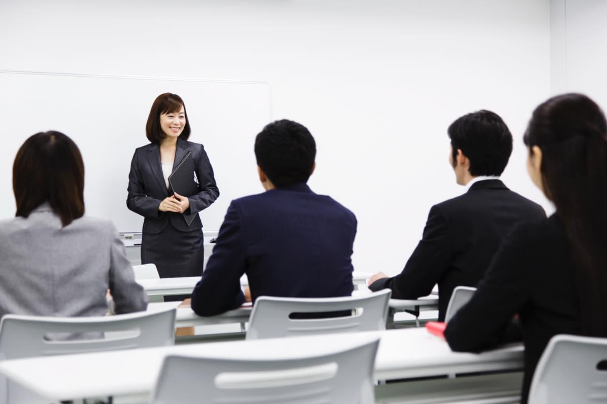 ＜沼津市＞対話とデスクワーク両立【営業と事務半分ずつの仕事】