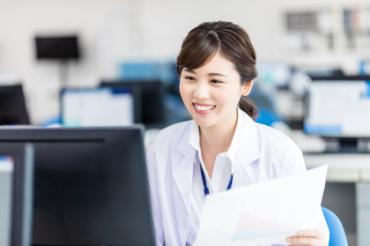 5月スタート/時給1300円/総合病院で外来医療クラーク