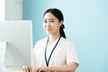 カルテの代行入力や整理などの事務業務