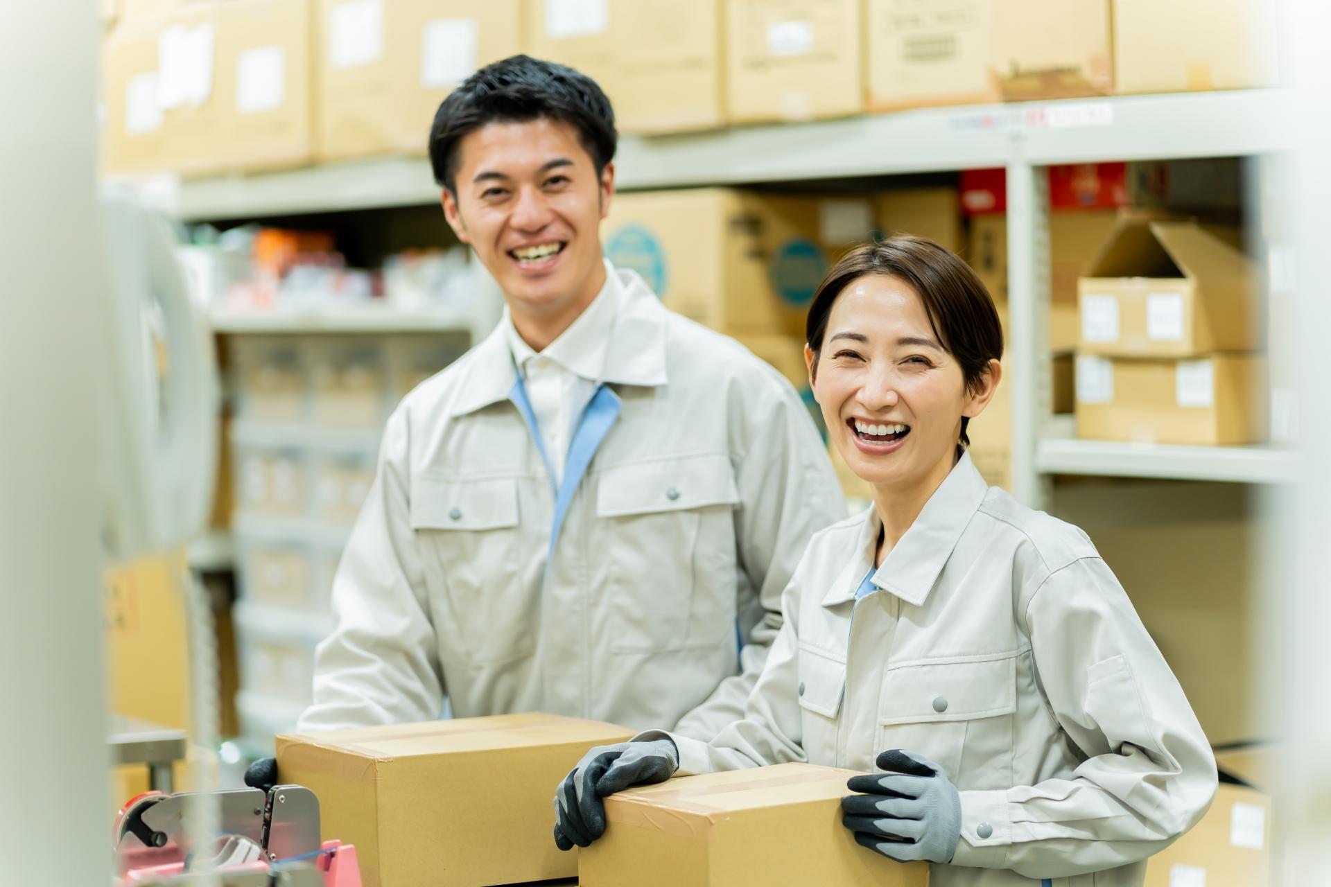 有名ブランド商品の入出庫+軽作業＊フォーク免許活かせる！
