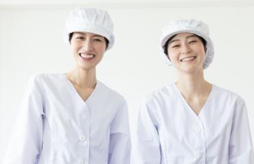 簡単な食器洗いや下膳・配膳などの調理補助業務