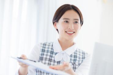 病院での保険証確認・会計などの受付のお仕事