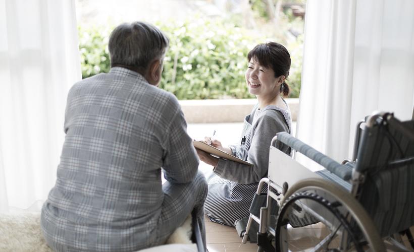 福祉系の仕事のお給料を徹底解説！職業別の年収や、年収アップのコツなど