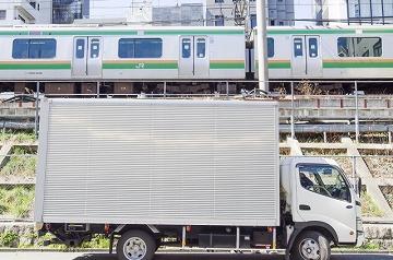 【日勤・派遣】家電回収場所への配送業務４ｔ車使用 / 川口市