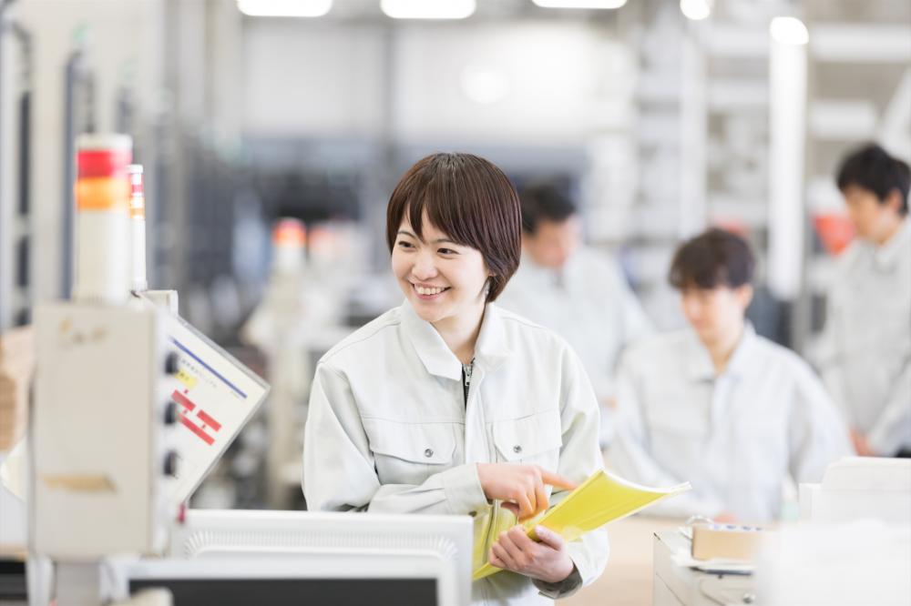 朝9：00出社がうれしい！女性に人気の化粧品製造