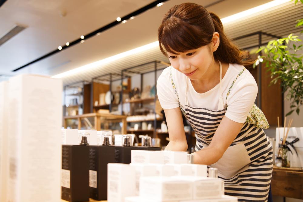 【時給】1,100円　レジ店内業務【八幡駅近く】