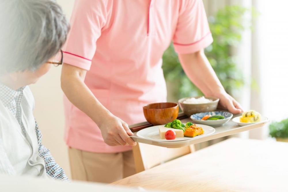 【葵区】食事の配膳/1日2時間の勤務/平日のみ応相談