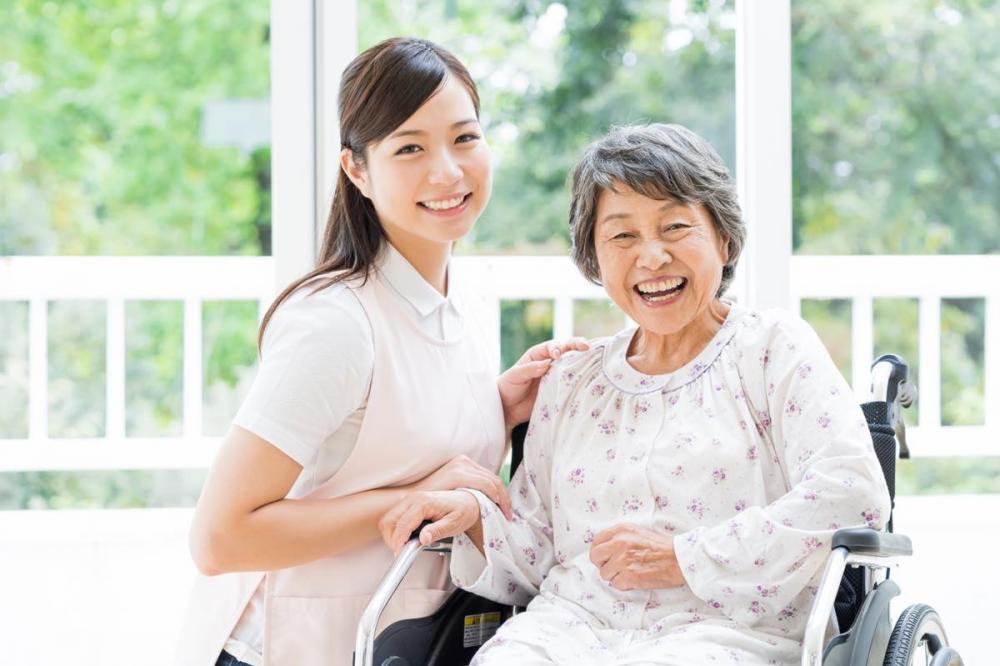 リハビリ病院の看護助手スタッフ/年齢不問/週3日からOK