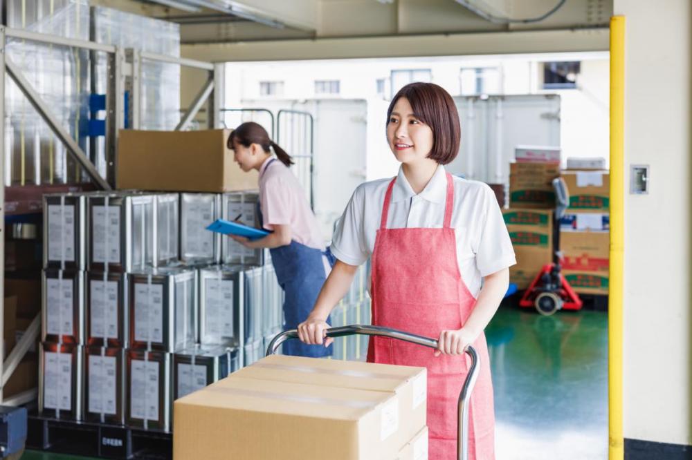 女性もラクラクの軽作業【菊川市】お菓子メーカーの検品・箱詰め