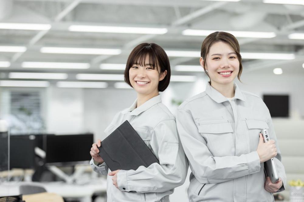 シグマスタッフさんが業務の引継ぎをします/物流センター事務