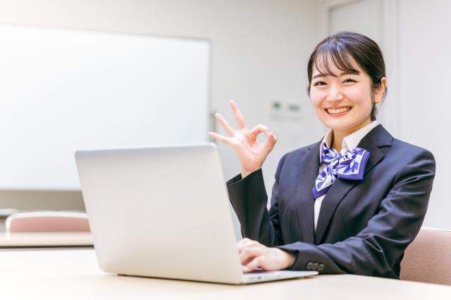 《即日》研究センターでコツコツ事務/土日祝休*時給1600円