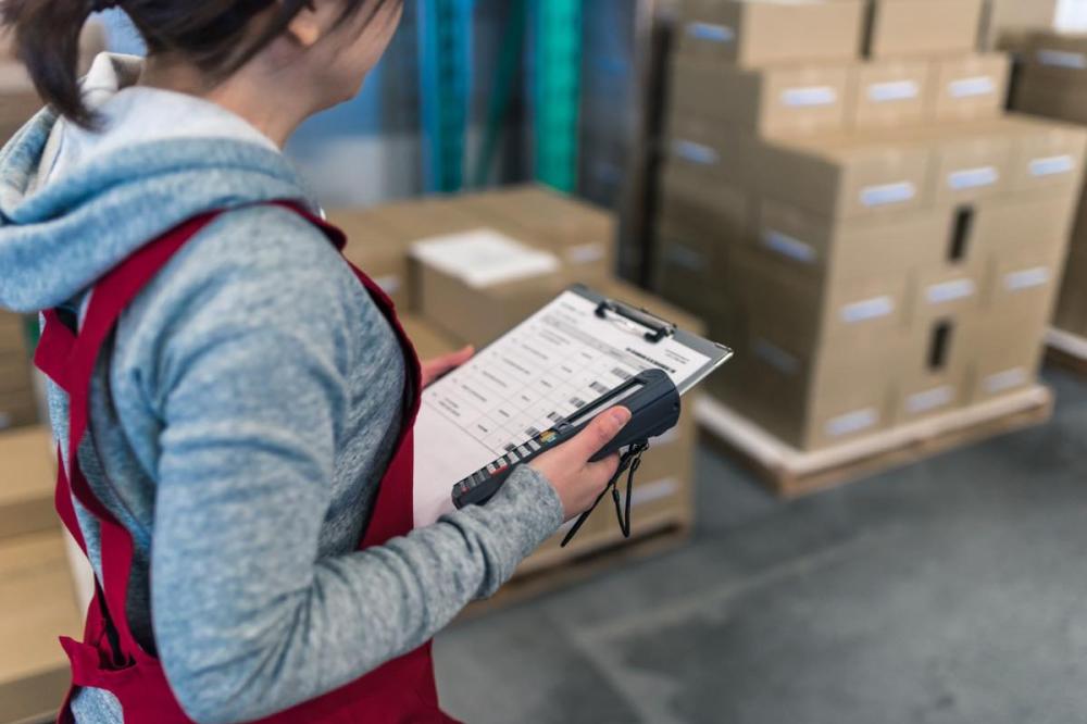 倉庫内軽作業★棚入れ作業【ハンディ使用】