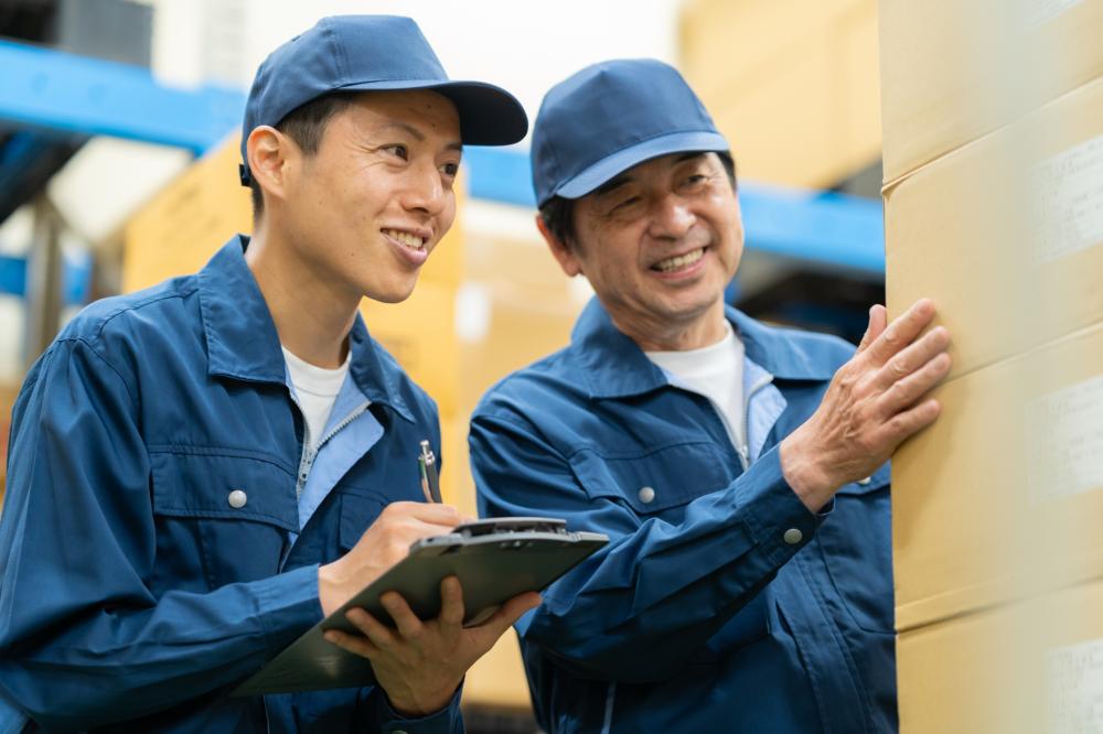 【三芳町・所沢市近郊】日用品倉庫の軽作業！12時～仕事開始♪