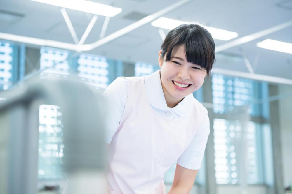 夜間看護助手　業務拡大につき大募集