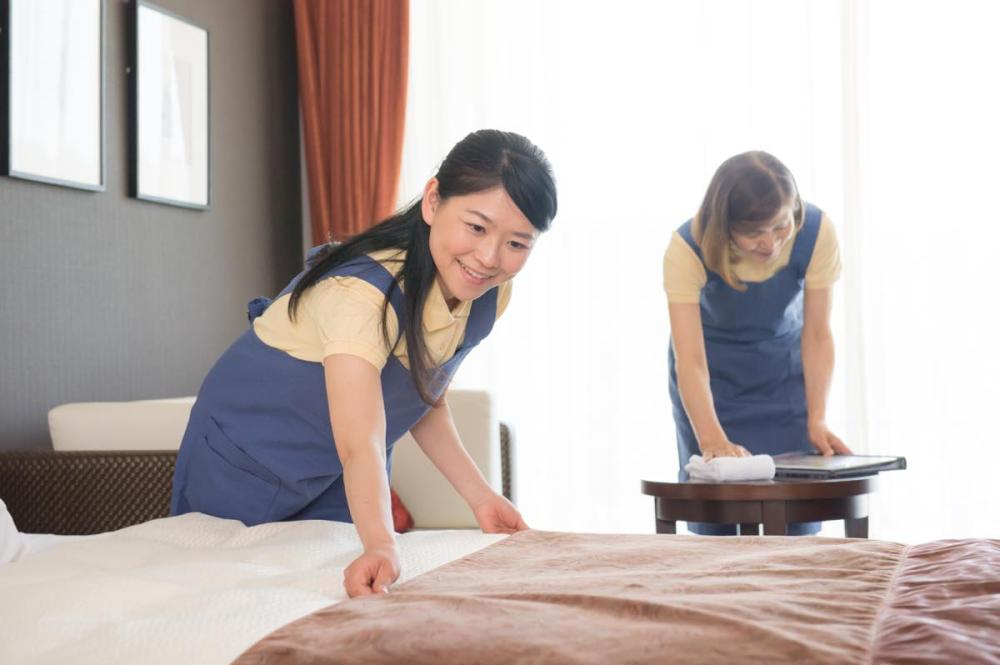 ビジネスホテルの客室清掃スタッフ