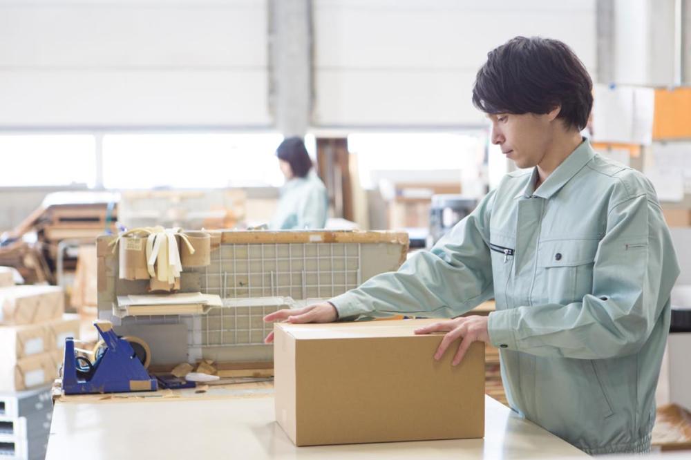 プラスチック製品を扱う軽作業/データ入力