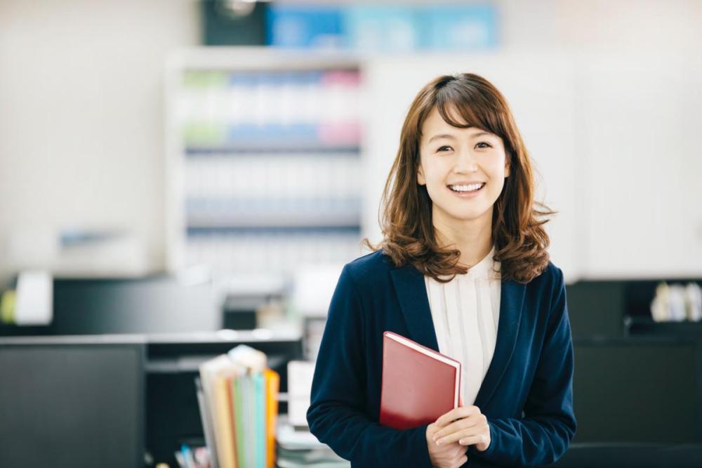 高時給1,500円！きれいな職場での総務事務サポート