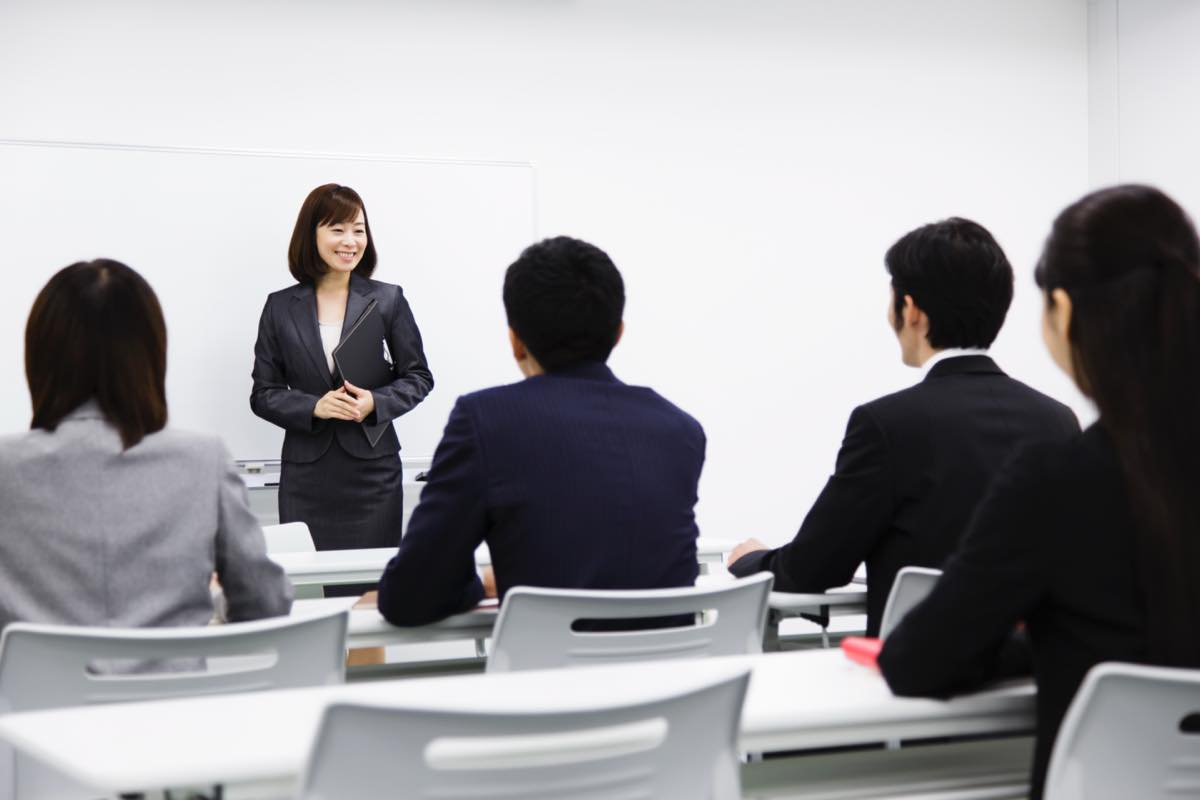 ＜沼津市＞対話とデスクワーク両立【営業と事務半分ずつの仕事】