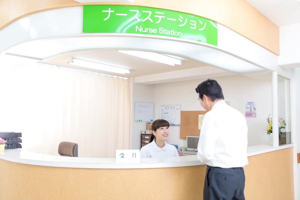 3月スタート綺麗な総合病院/病棟クラーク/土日祝休み/駅近